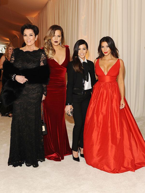 Khloe kardashian kourtney kardashian blame kris jenner