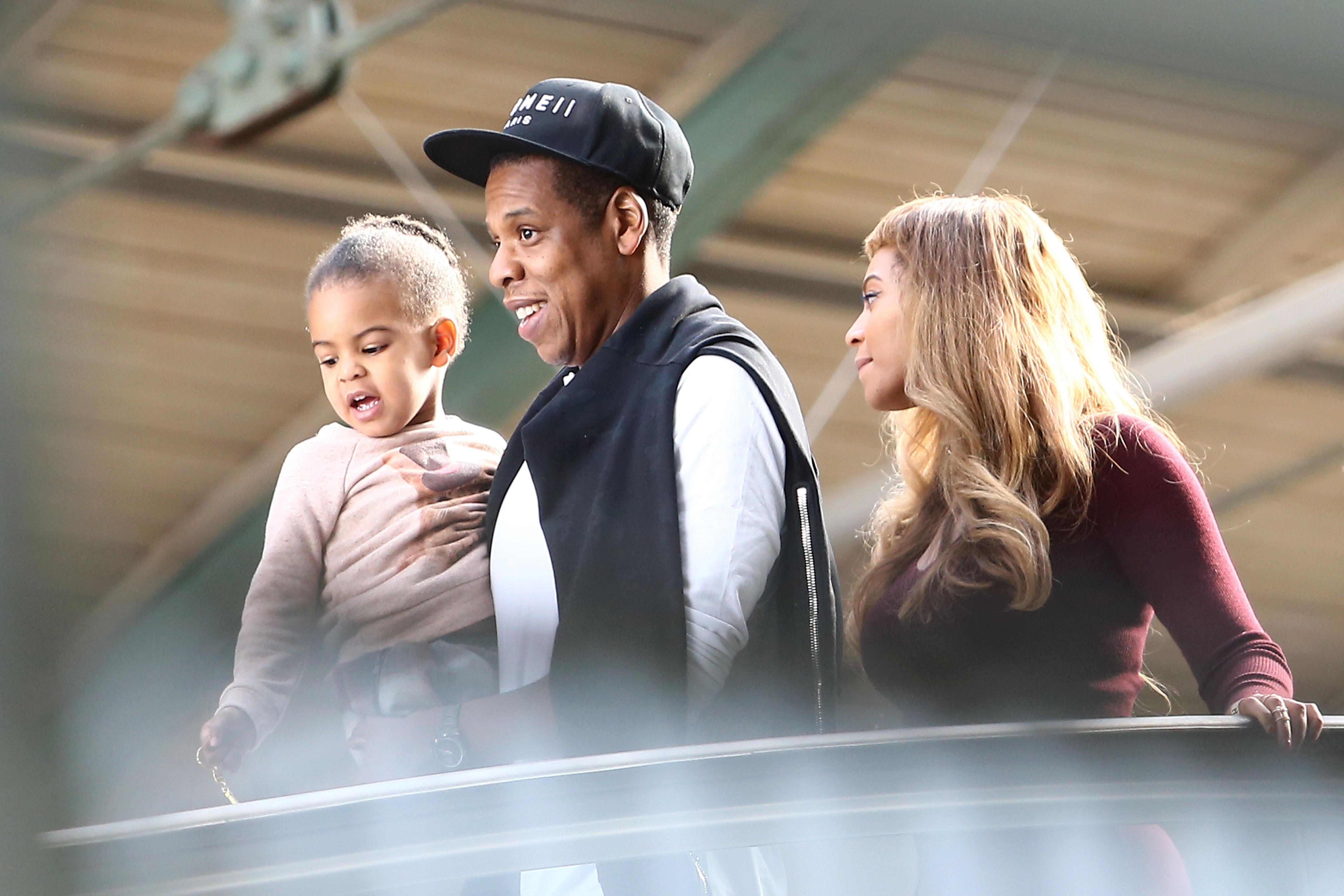 Beyonce, Jay Z and Blue Ivy arriving in Gare du Nord Sation, Paris