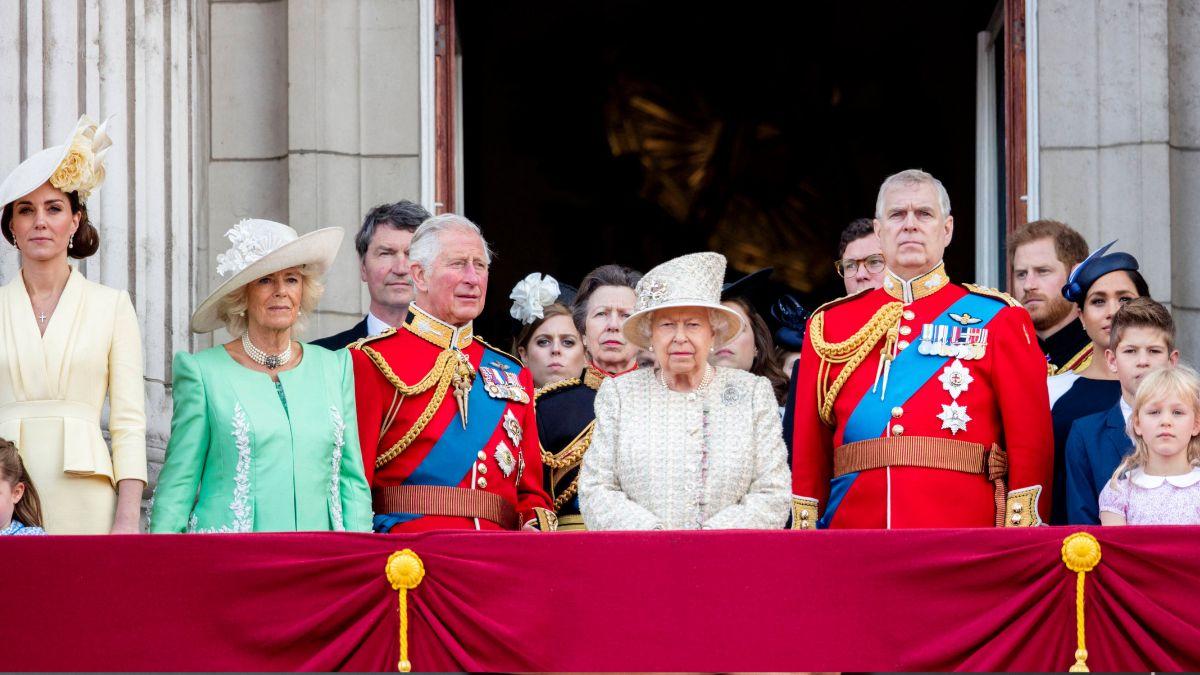 image of royal family 