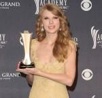 2011__04__Taylor_Swift_April4 150×144.jpg