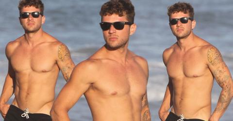 RYAN PHILLIPPE SHIRTLESS BEACH BODY