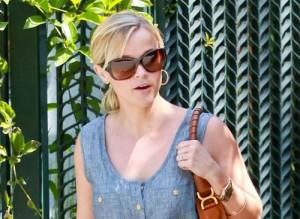 2011__04__reese_witherspo1 300×219.jpg