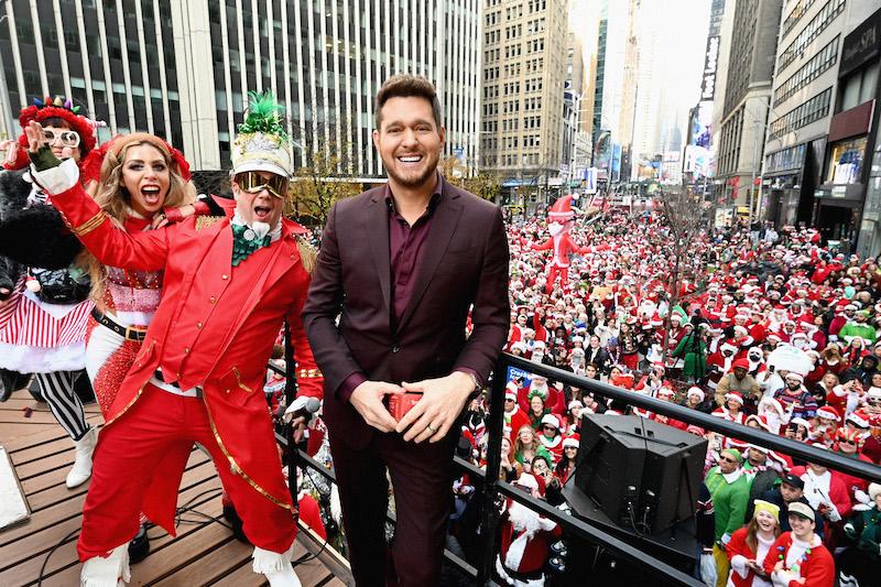 michael buble ft surprises santacon crowd