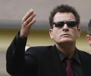 2010__10__charlie_sheen_mb_oct29a 300×270.jpg