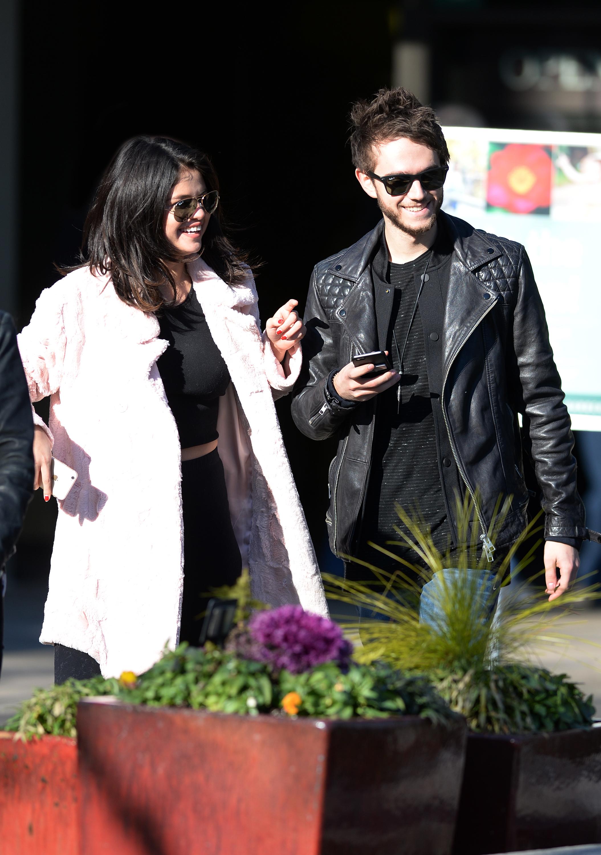 EXCLUSIVE: INF &#8211; Selena Gomez Leaves A Restaurant With New Boyfriend Zedd