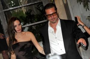 2011__05__jolie_pitt_may17_30 300×199.jpg