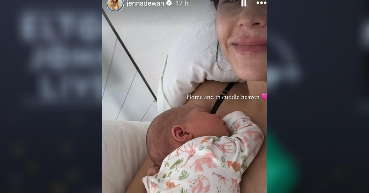 jennadewansharesphotosnewborn