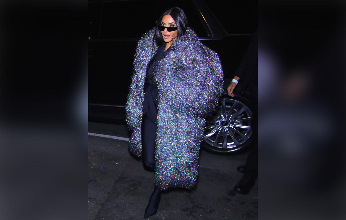 kim kardashian arrives at snl dinner