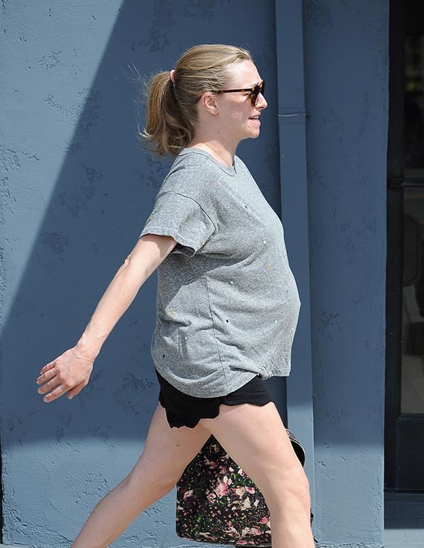 Exclusive&#8230; Amanda Seyfried Out And About In Santa Monica ***NO USE W/O PRIOR AGREEMENT &#8211; CALL FOR PRICING***