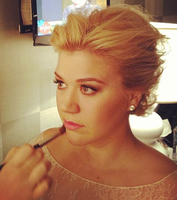 Kelly clarkson american music awards nominations 2013