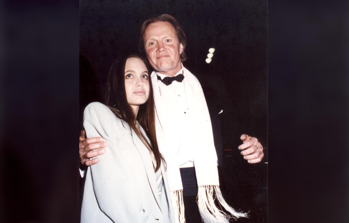 angelina jolie never forgiven dad jon voight breaking moms heart