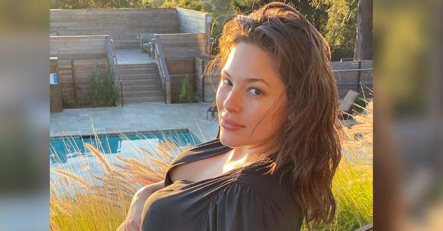 ashley graham sparks controversy cupping therapy pregnant