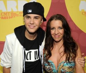 2011__06__Justin_Bieber_Patti_Mallette_June10news 300&#215;255.jpg