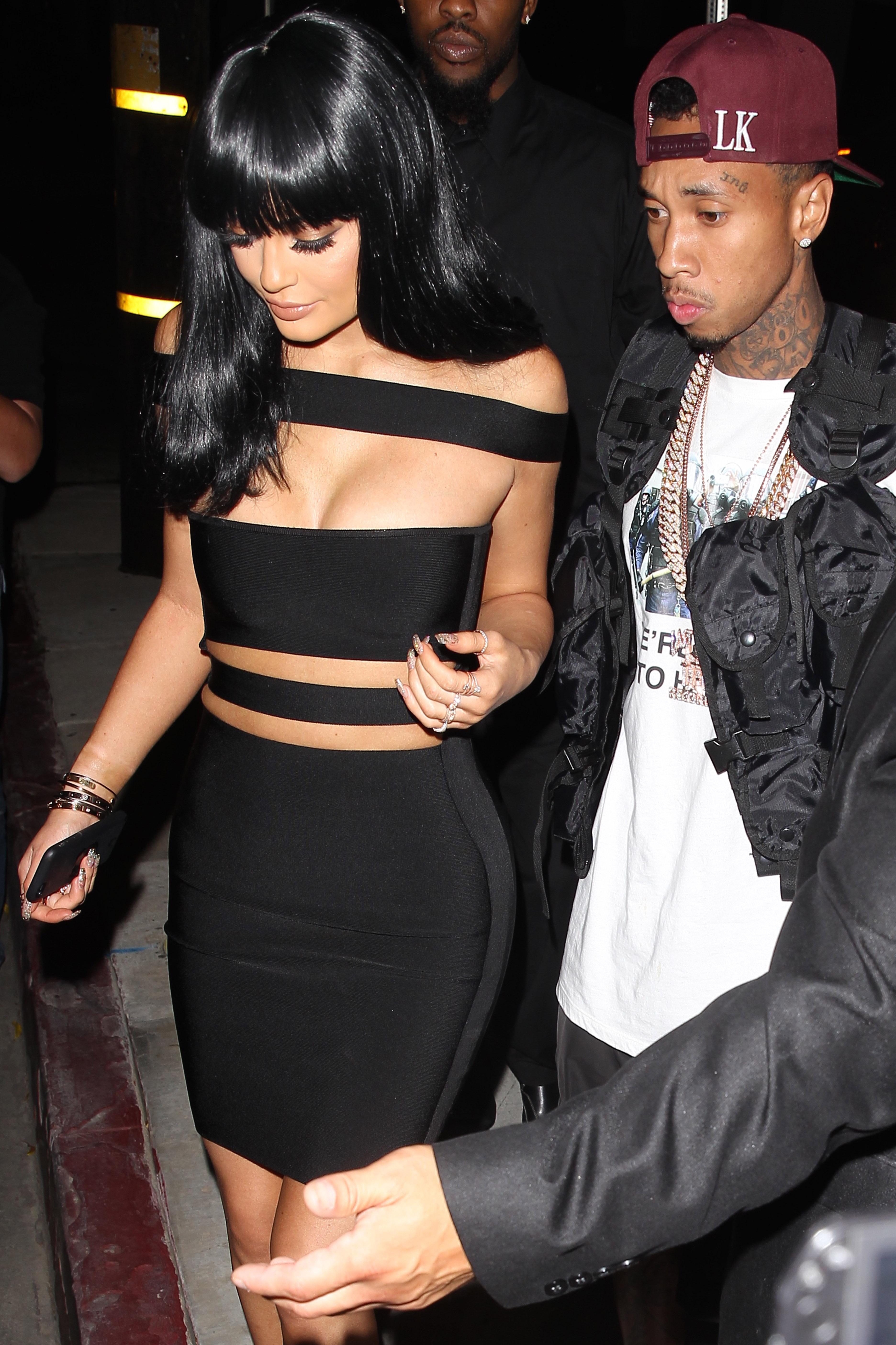 Kylie Jenner and Tyga are a sexy couple leaving a family dinner at Craig&#8217;s