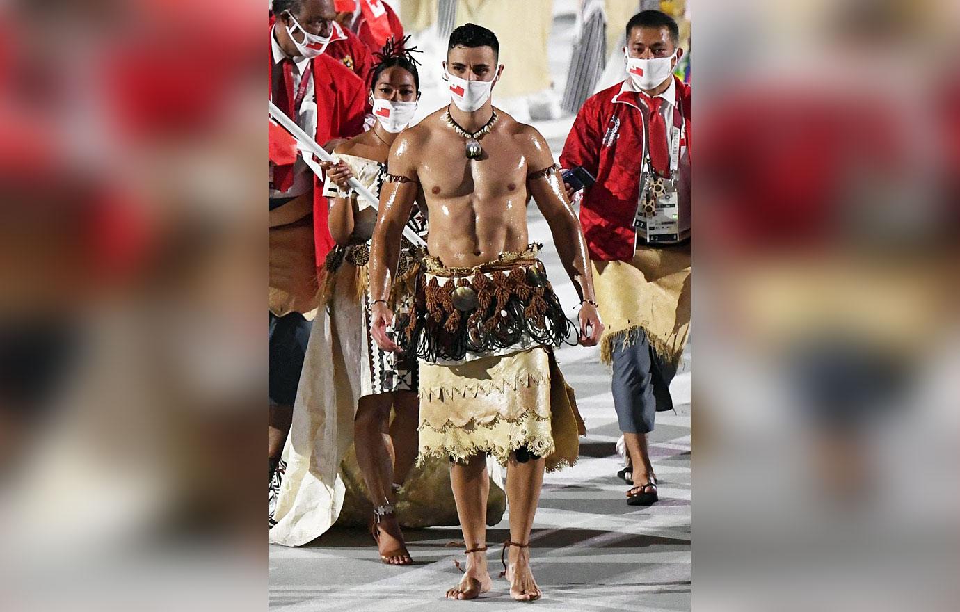 pita taufatofua tonga oiled up flag bearer returns for tokyo olympics