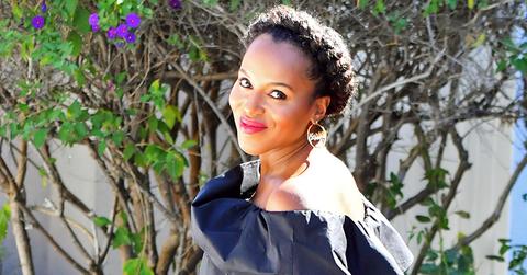 Pregnant Kerry Washington leaves a gifting suite in Brentwood Ca with a huge smile on her face