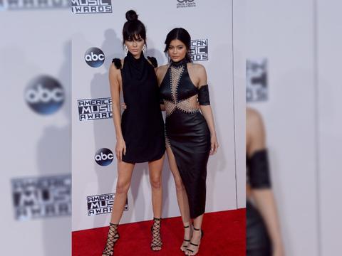 //fashion kardashians jenners best red carpet kendal kylie AMA