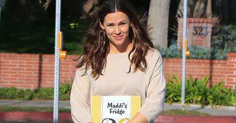 Jennifer garner dog matching reading glasses main