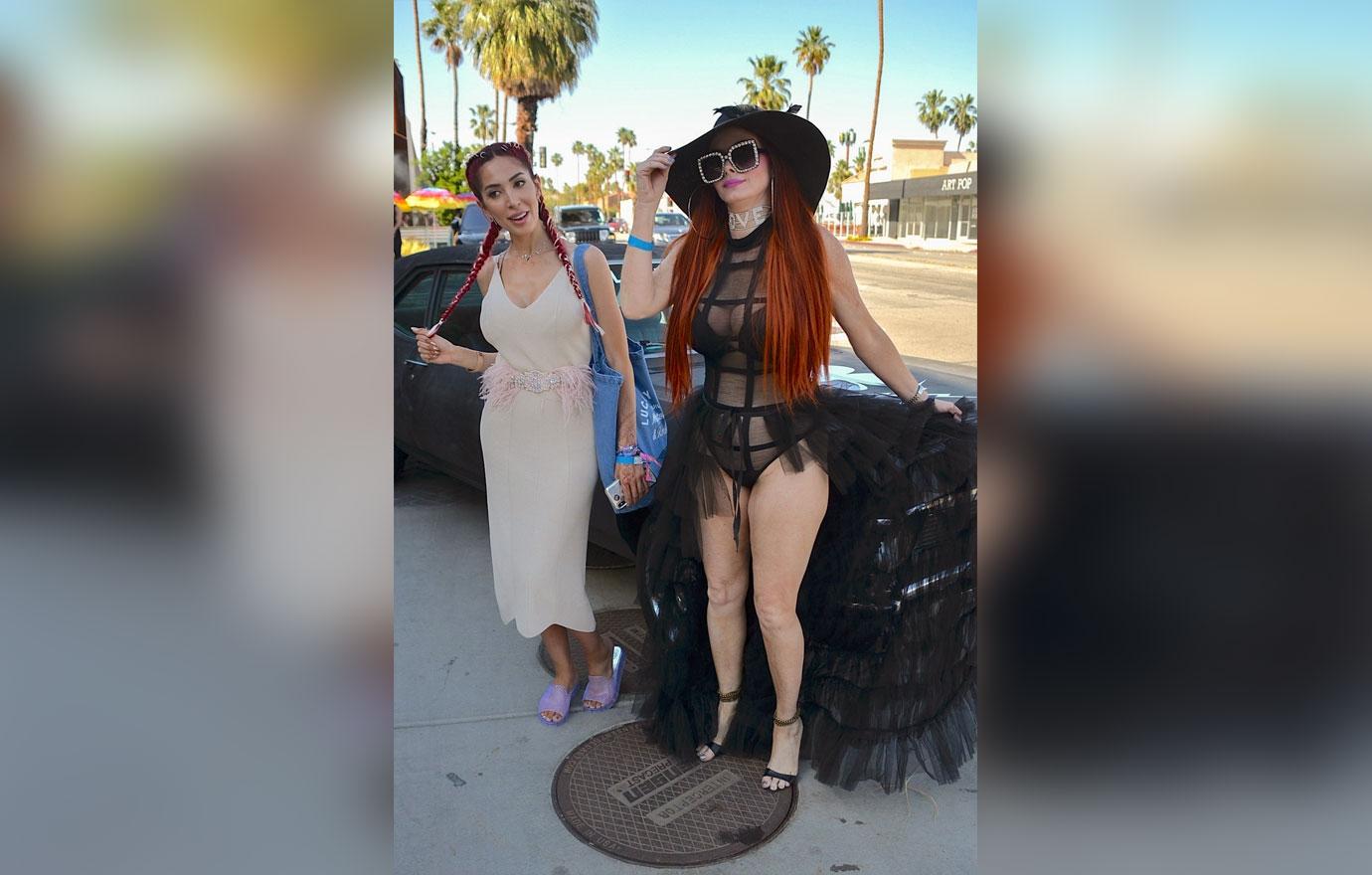 Teen mom Farrah Abraham and Phoebe Price turn heads in Palm Springs