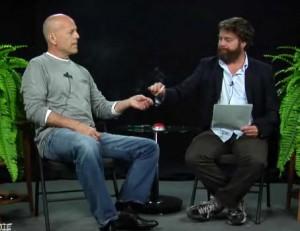 2010__10__zach_galifianakis_oct13 300×231.jpg