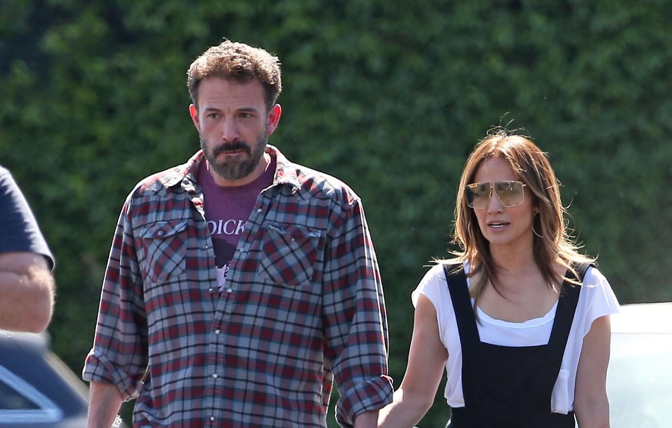 ben affleck jennifer lopez invite former spouses party