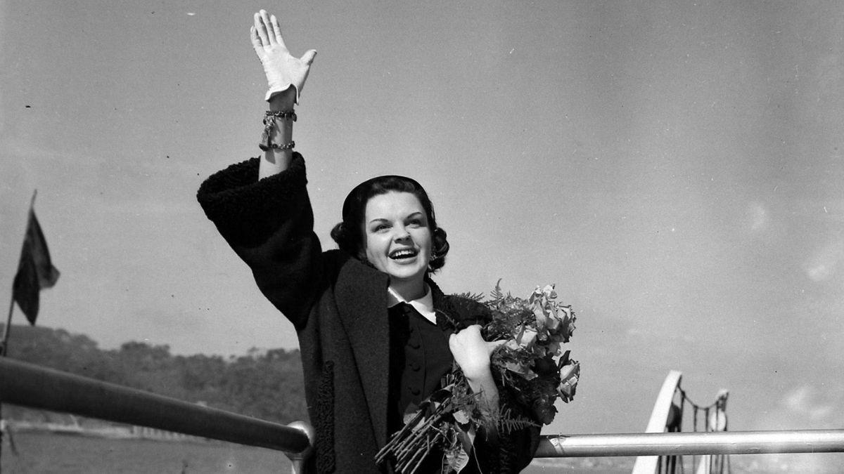 Phot of 'The Wizard of Oz' star had 'personal demons.'