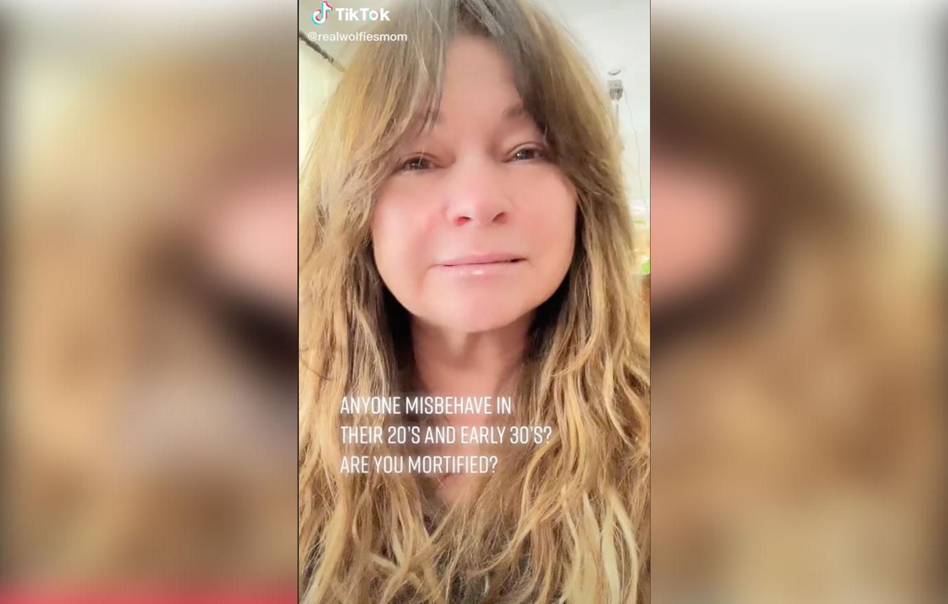 Valerie Bertinelli Cringes After Matthew Perrys Makeout Confession
