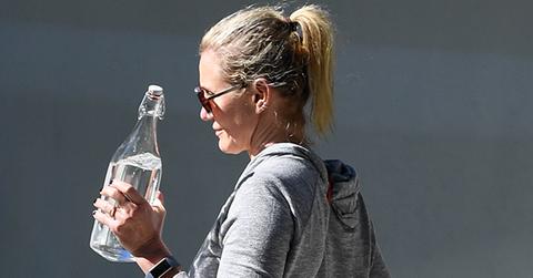 Cameron diaz makeupless nails gym pics