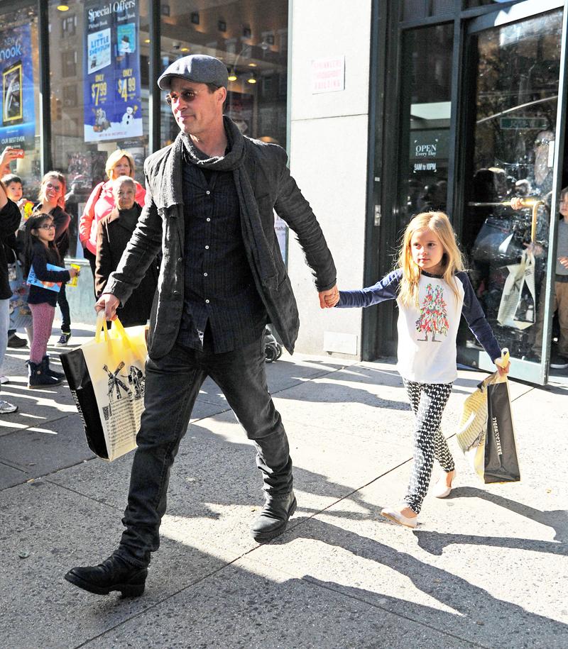 Brad Pitt and Angelina Jolie take twins Vivienne and Knox to a &#8220;Barnes and Noble&#8221; bookstore on Upper West Side, NYC