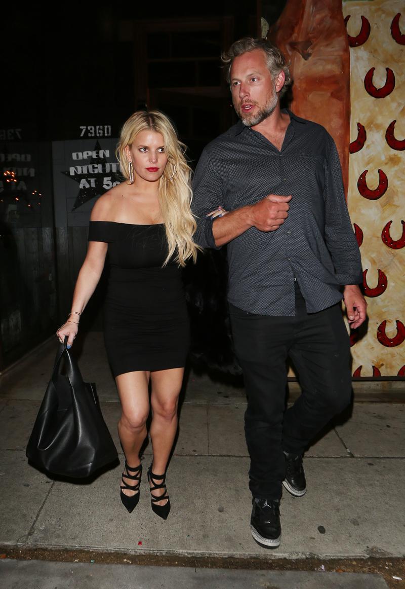 EXCLUSIVE: Jessica Simpson And Eric Johnson Dine At A Restaurant In Los Angeles