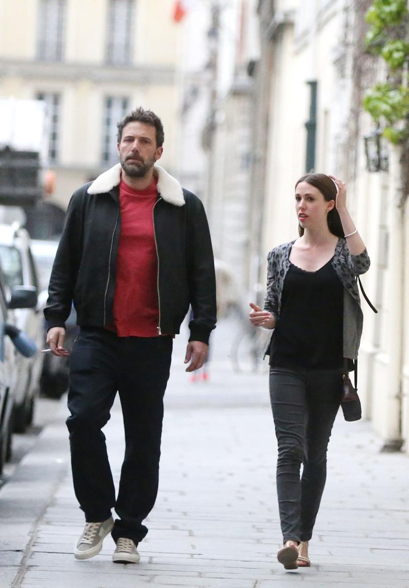 Exclusive&#8230; Ben Affleck And Jennifer Garner Dine Out With Family In Paris