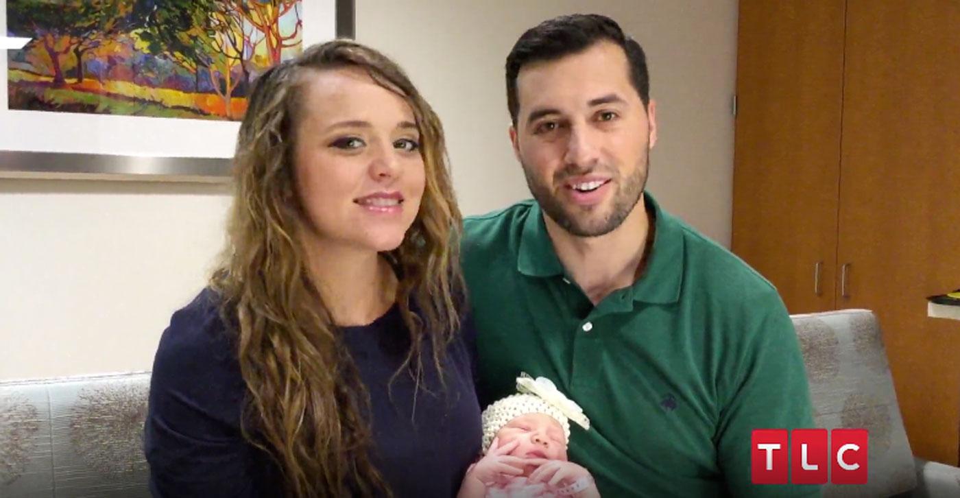 Jinger duggar daughter felicity identical throwback pic 01