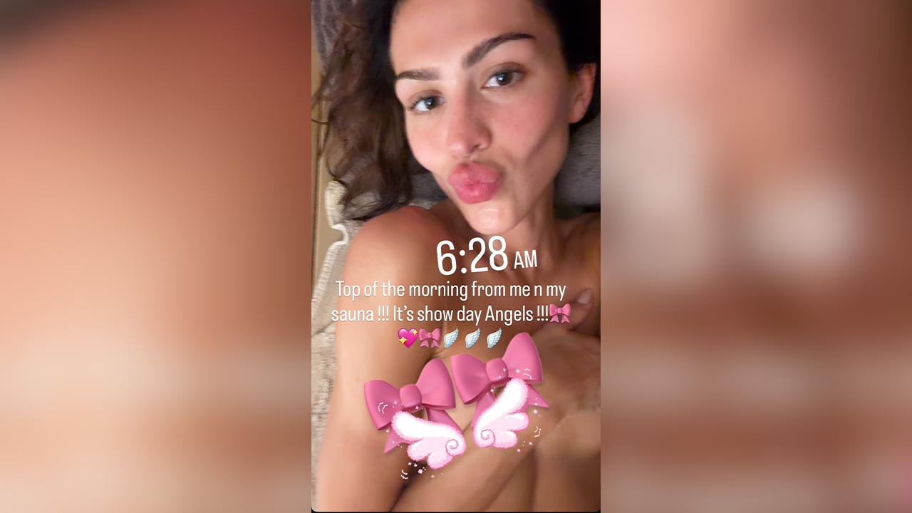 Image of Amelia Gray Hamlin went totally topless for a selfie inside the sauna.