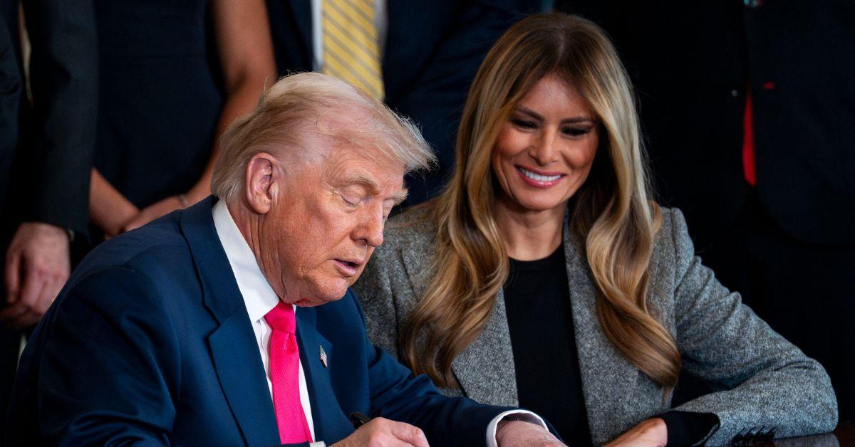 image of Public moments between the couple continue to spark online discussion.