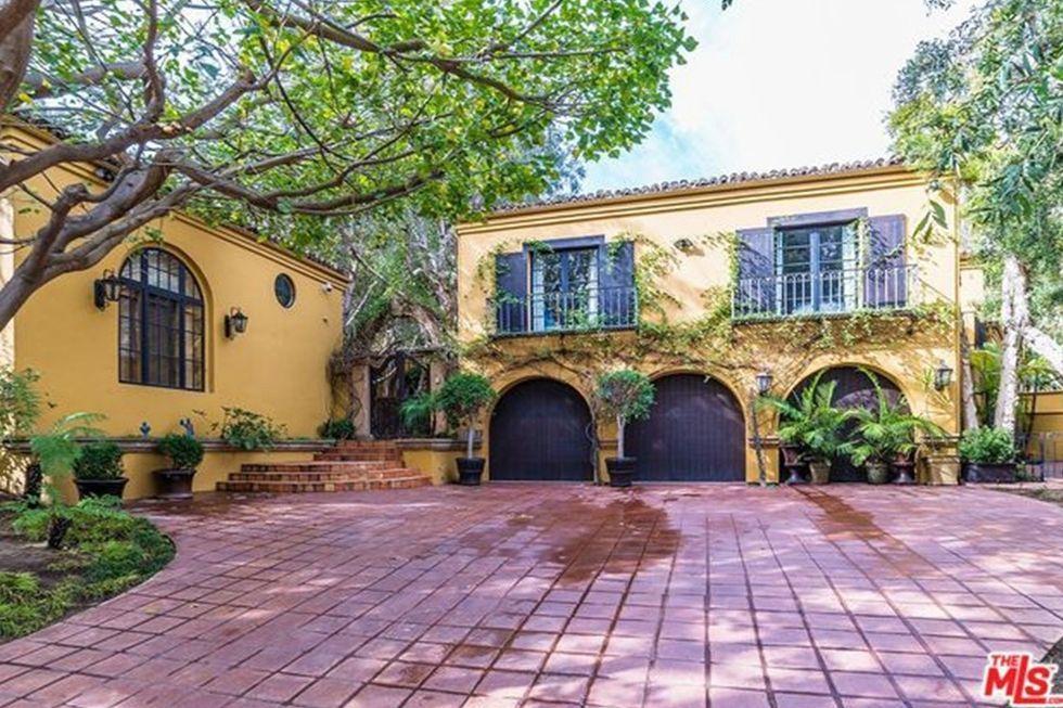 hbz kendall jenner home trulia driveway