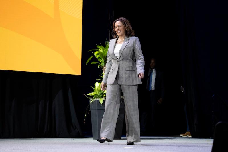 kamala harris refuses go ron desantis