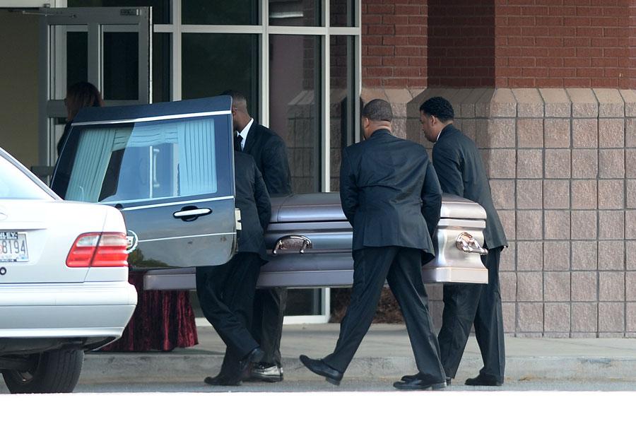 Bobbi kristina funeral 02