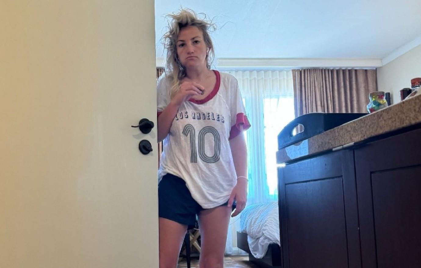 jamie lynn spears wears ozempic shirt makeup free post photos