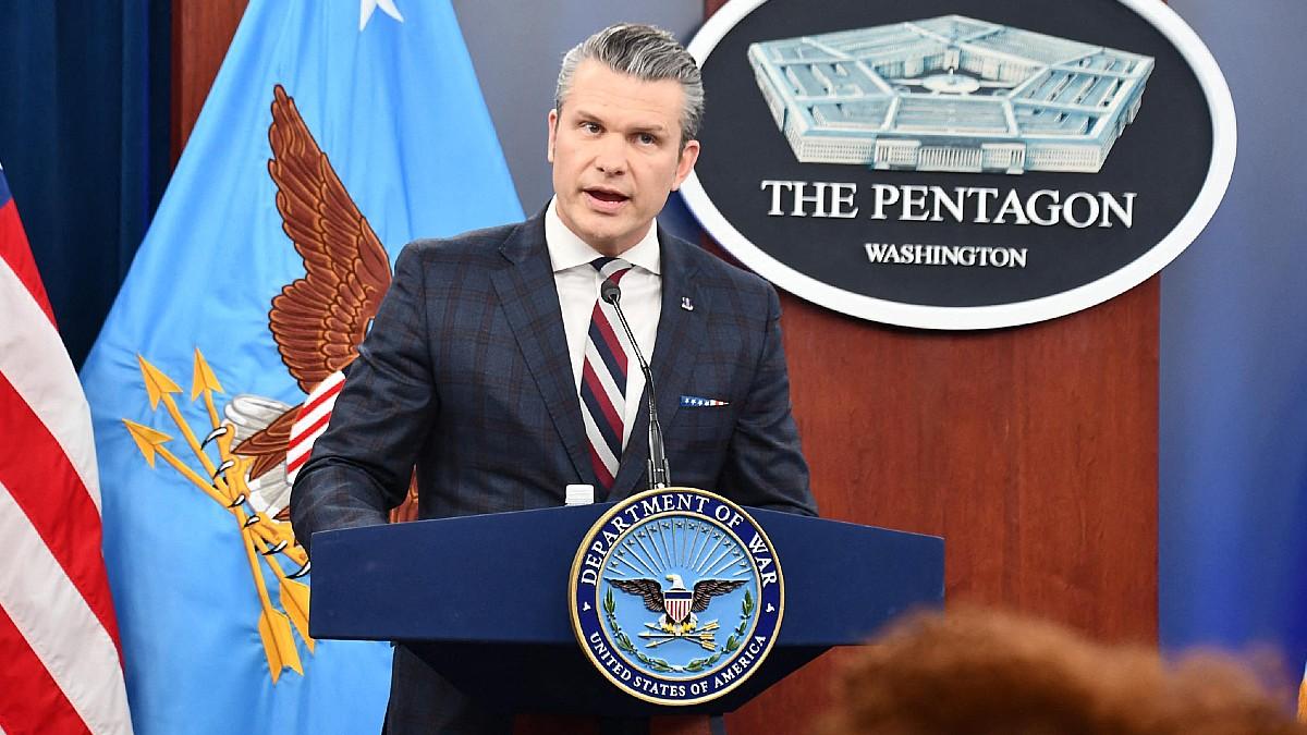 image of Pete Hegseth went off at CNN at the press conference. 