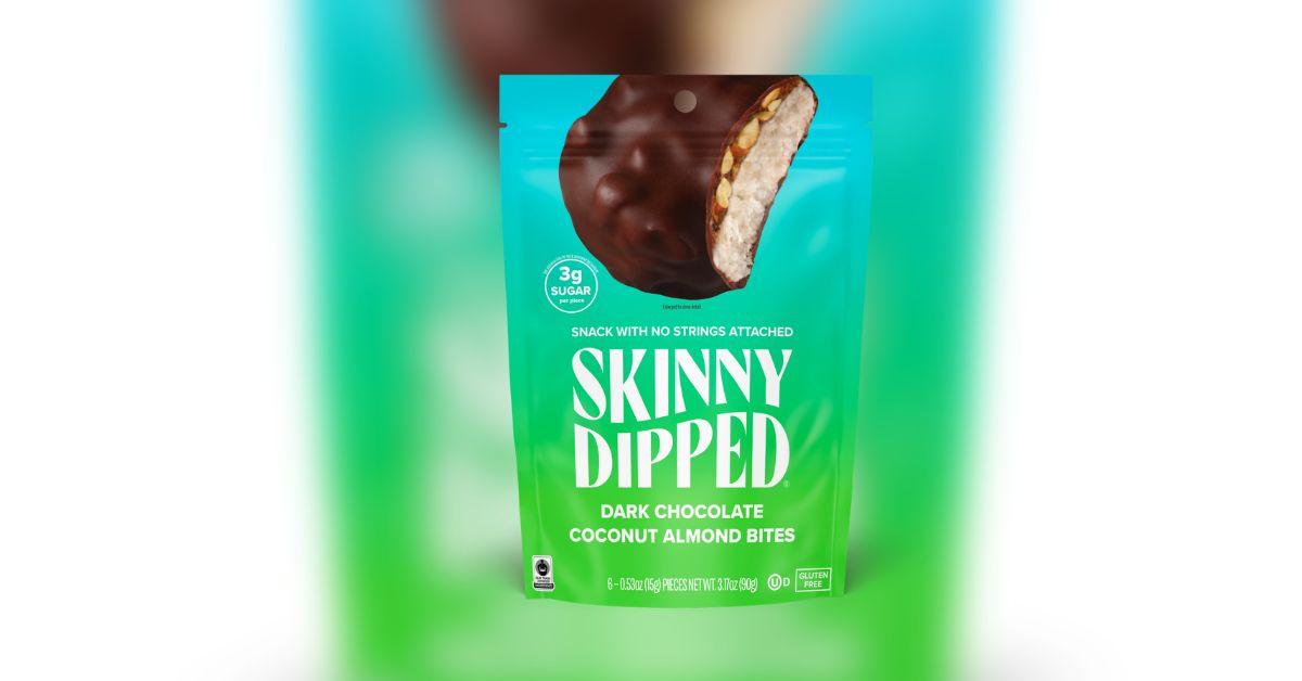 skinny dipped mother daughter snacking