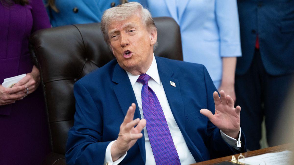 Image of 'I doubt we’ll ever see a dumber president than Trump,' another hater declared.