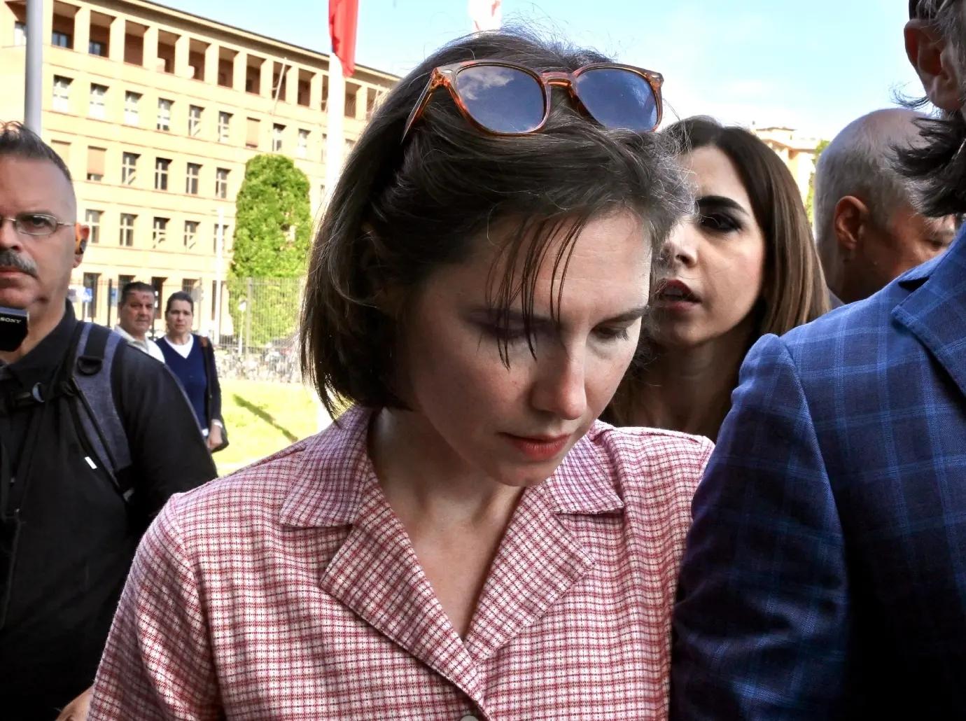 amanda knox fighting gaslighted italian court slander conviction