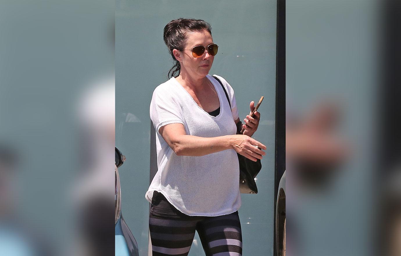 Shannon doherty pilates cancer battle pics 01