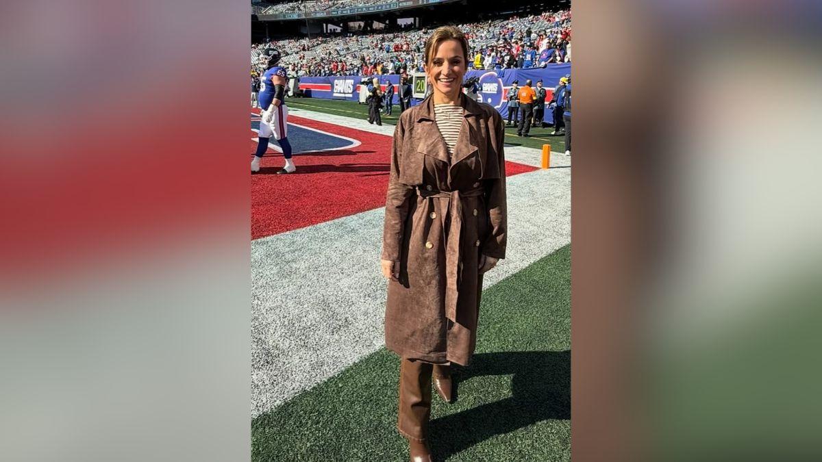 Image of Dianna Russini is an NFL reporter.