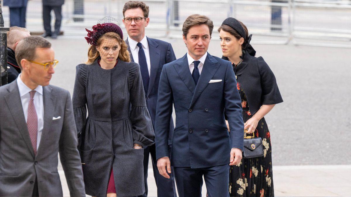 image of princesses beatrice and Eugenie