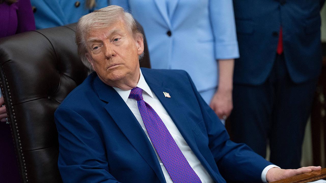 photo of Dr. Jonathan Reiner noted the president's 'variety of physical ailments are easy to see.'