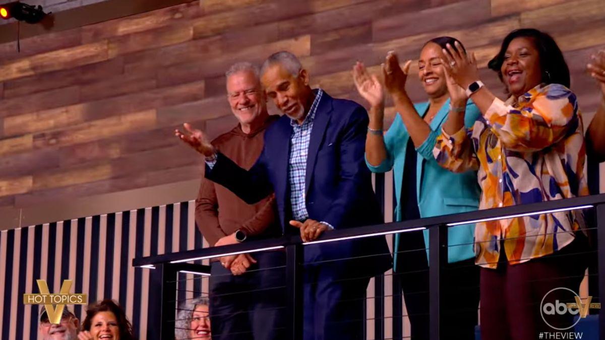 Photo of The actress excitedly chanted 'Obama!' as the cameras panned to the doppelgänger.