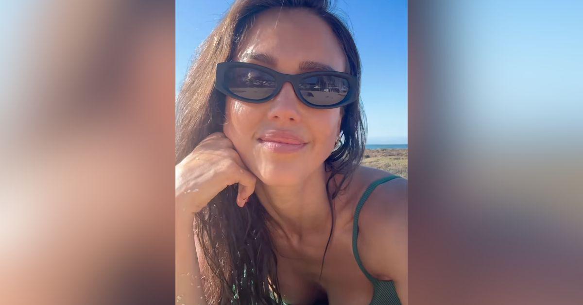 Image of Jessica Alba brought her kids on vacation.