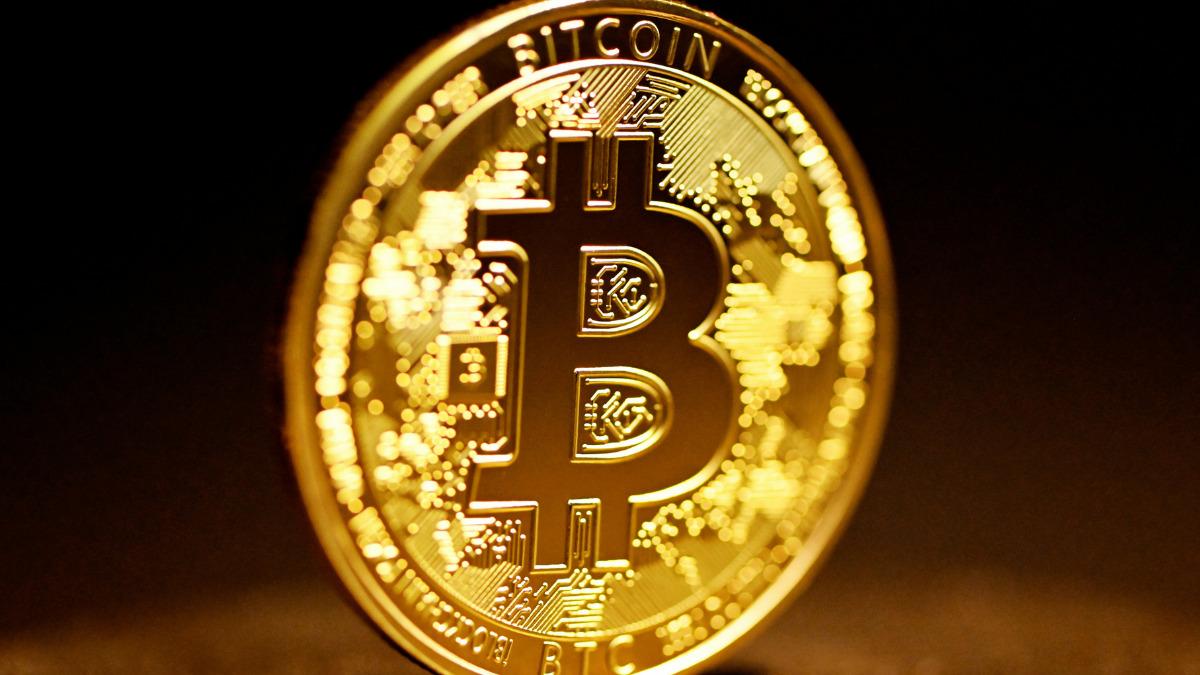 from drake to a  million switch how the bitcoin casino took over celebrity culture