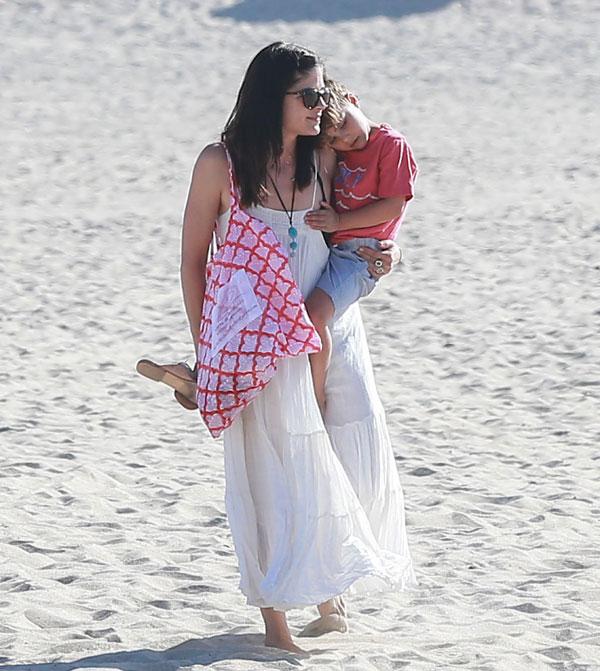 selma blair rehab plane metldown beach son